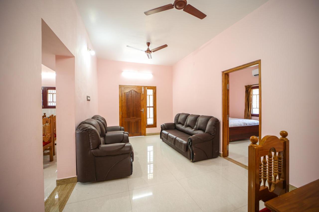 Hotel The Pothigai Palace à Kuttālam Extérieur photo