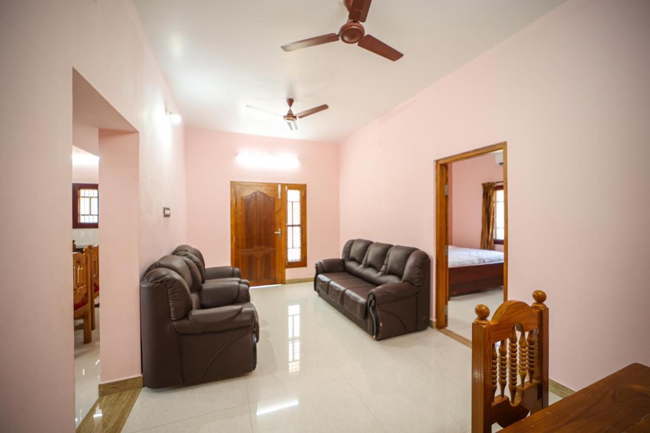 Hotel The Pothigai Palace à Kuttālam Extérieur photo